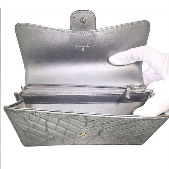 Chanel Silver Chevron Quilted Patent Leather L Gusset Flap Long Wallet 2018 - Picture 3 of 12